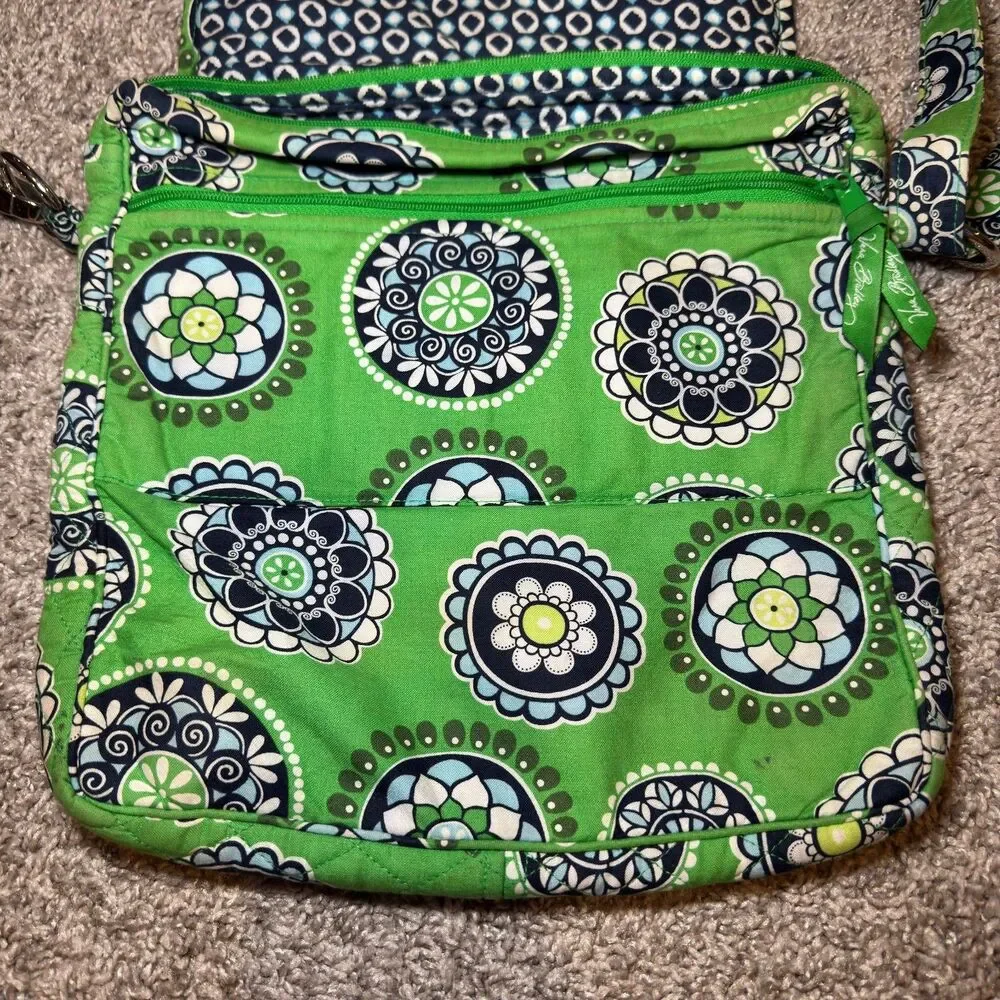 Vera Bradley Bag Green Mailbag Crossbody Cupcake Quilted Floral Retired Purse
